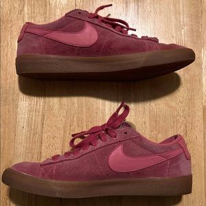 Supreme x Nike blazer low “desert bloom”.